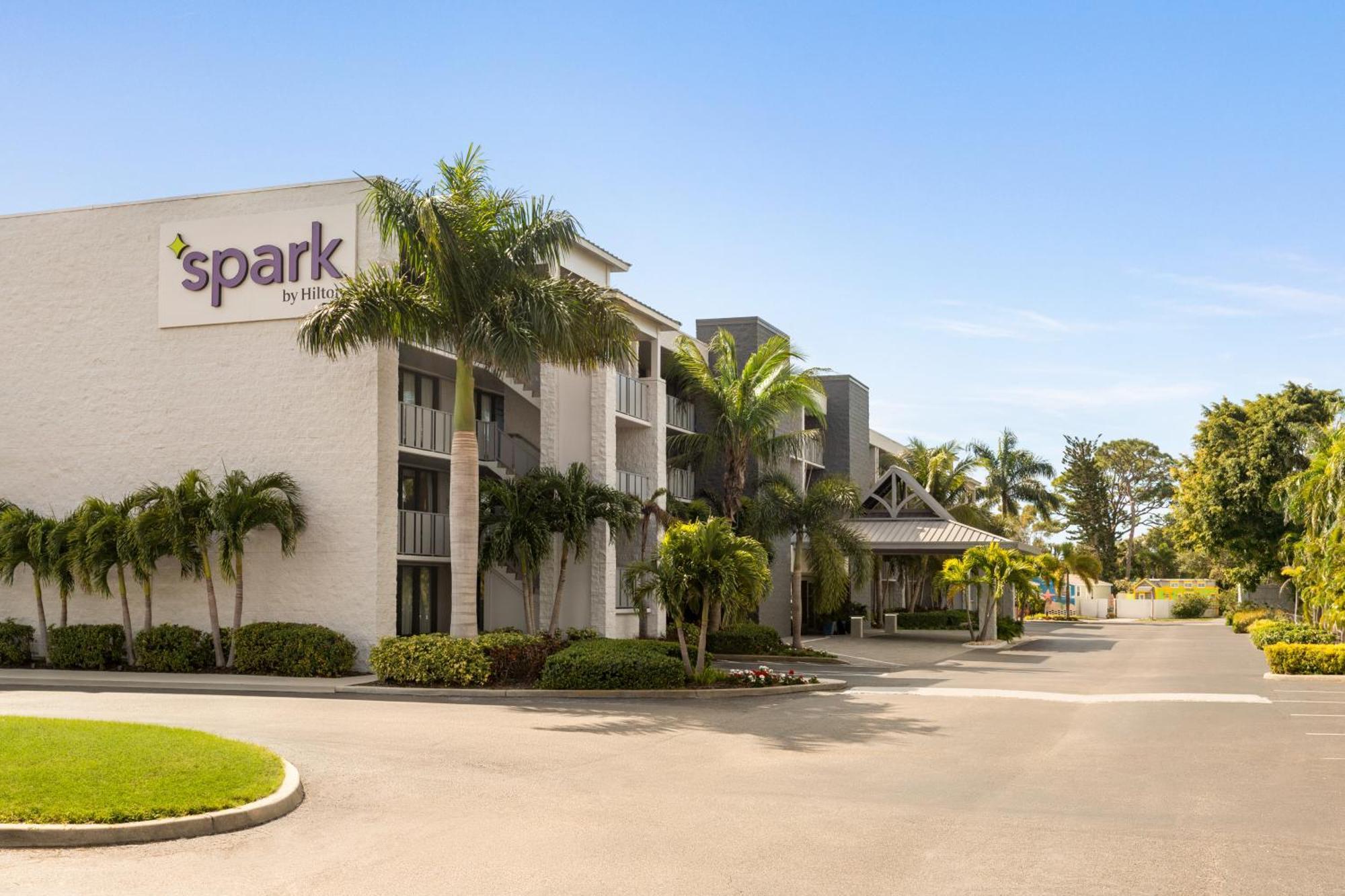 Spark By Hilton Sarasota Siesta Key Gateway Екстер'єр фото